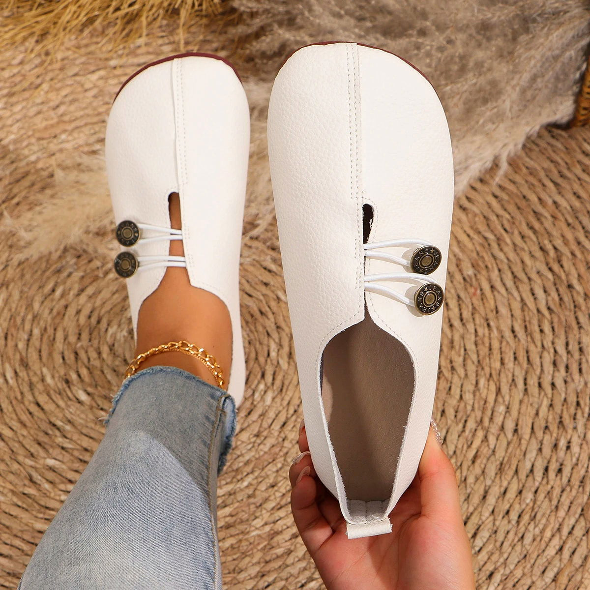 Women's wide fit, cushioned comfort loafers