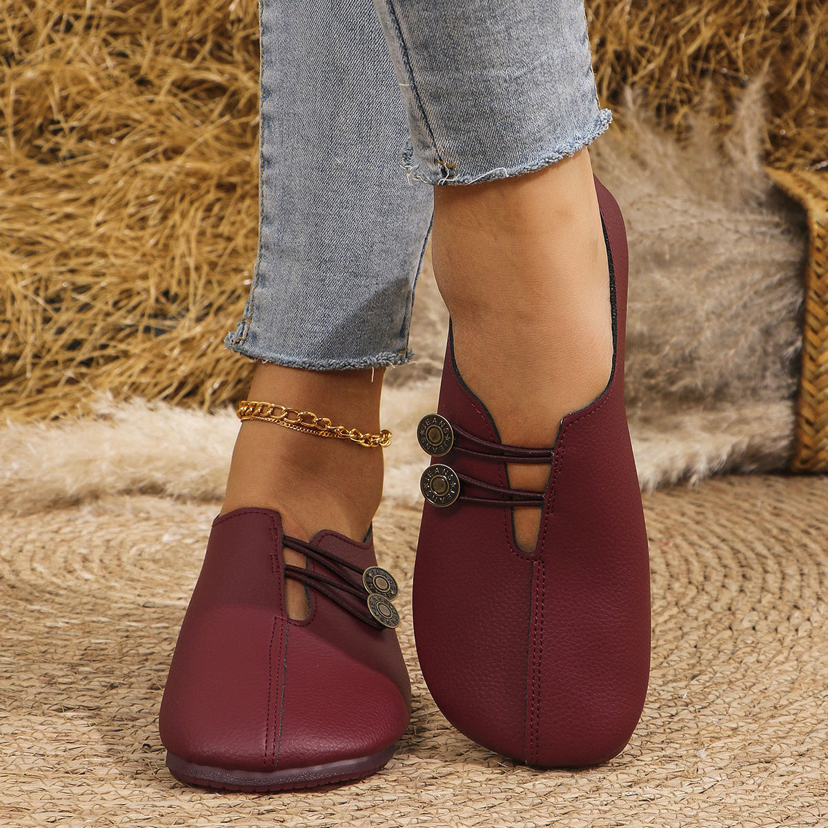 Women's wide fit, cushioned comfort loafers
