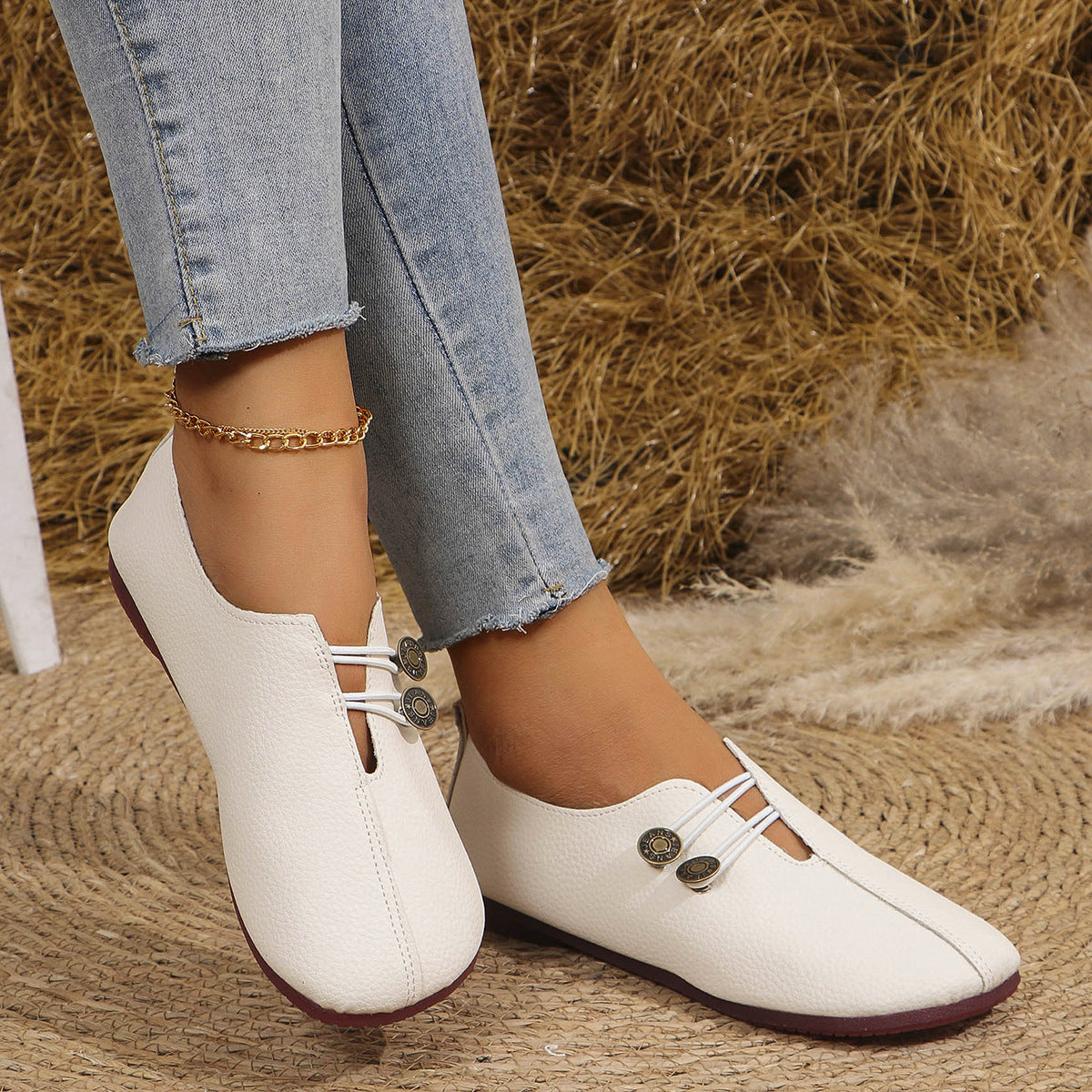 Women's wide fit, cushioned comfort loafers