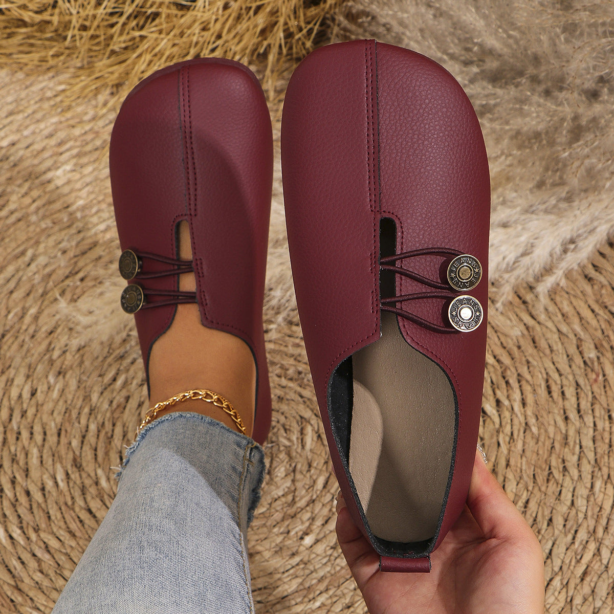Women's wide fit, cushioned comfort loafers