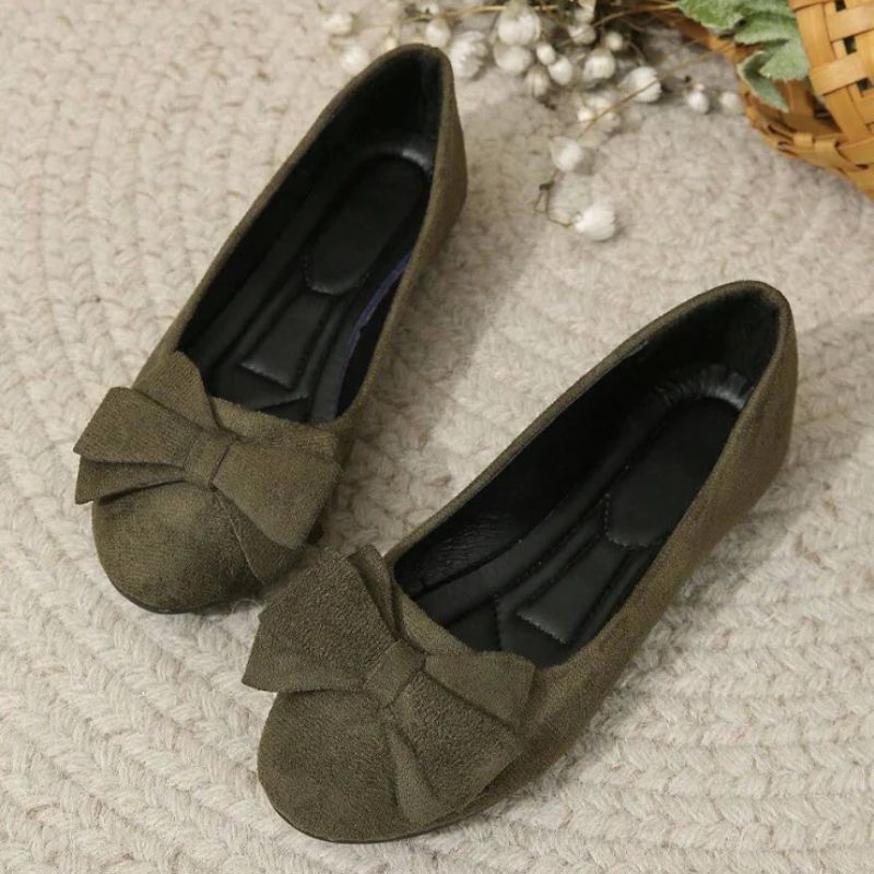 Women's wide fit, cushioned comfort ballet flats