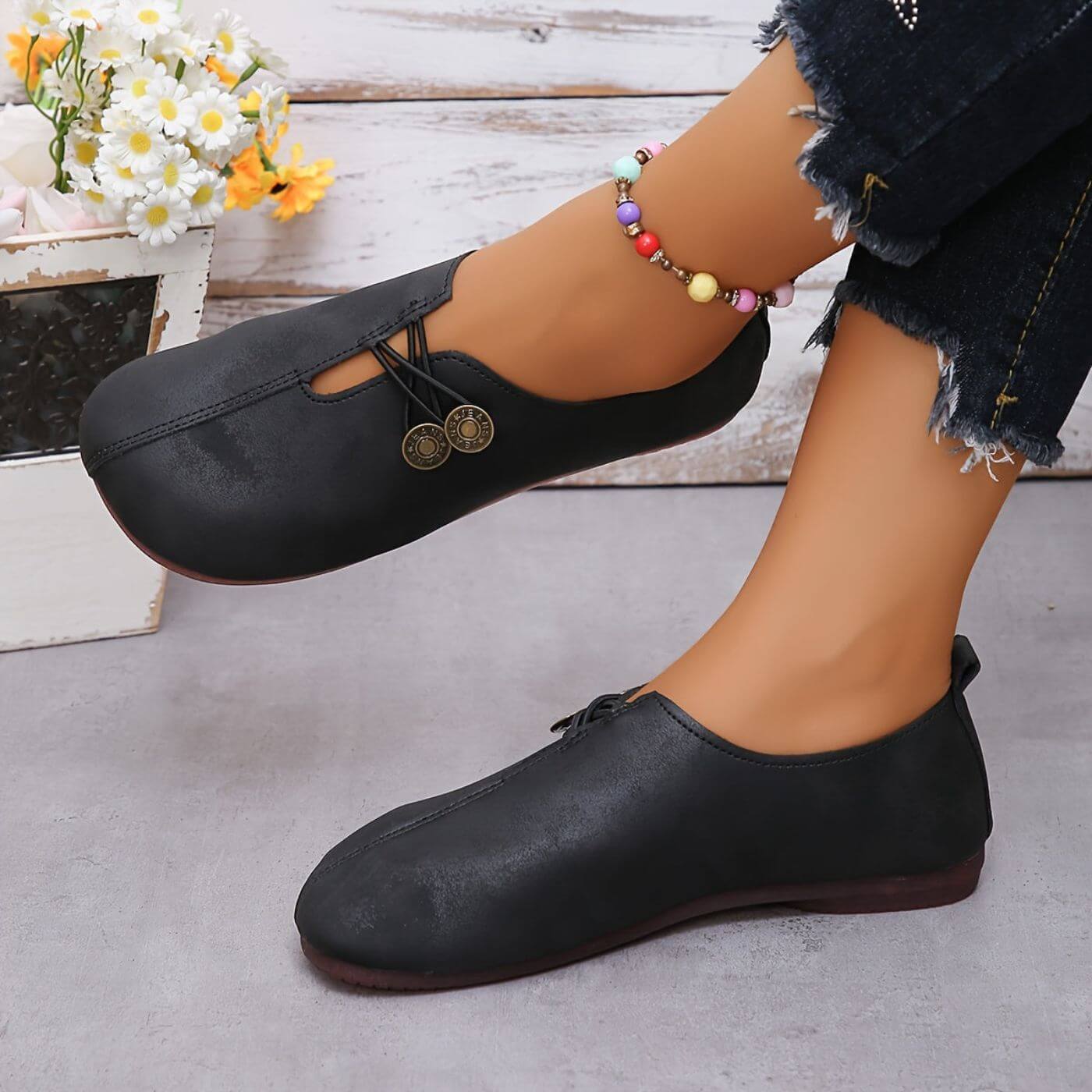 Women's wide fit, cushioned comfort loafers