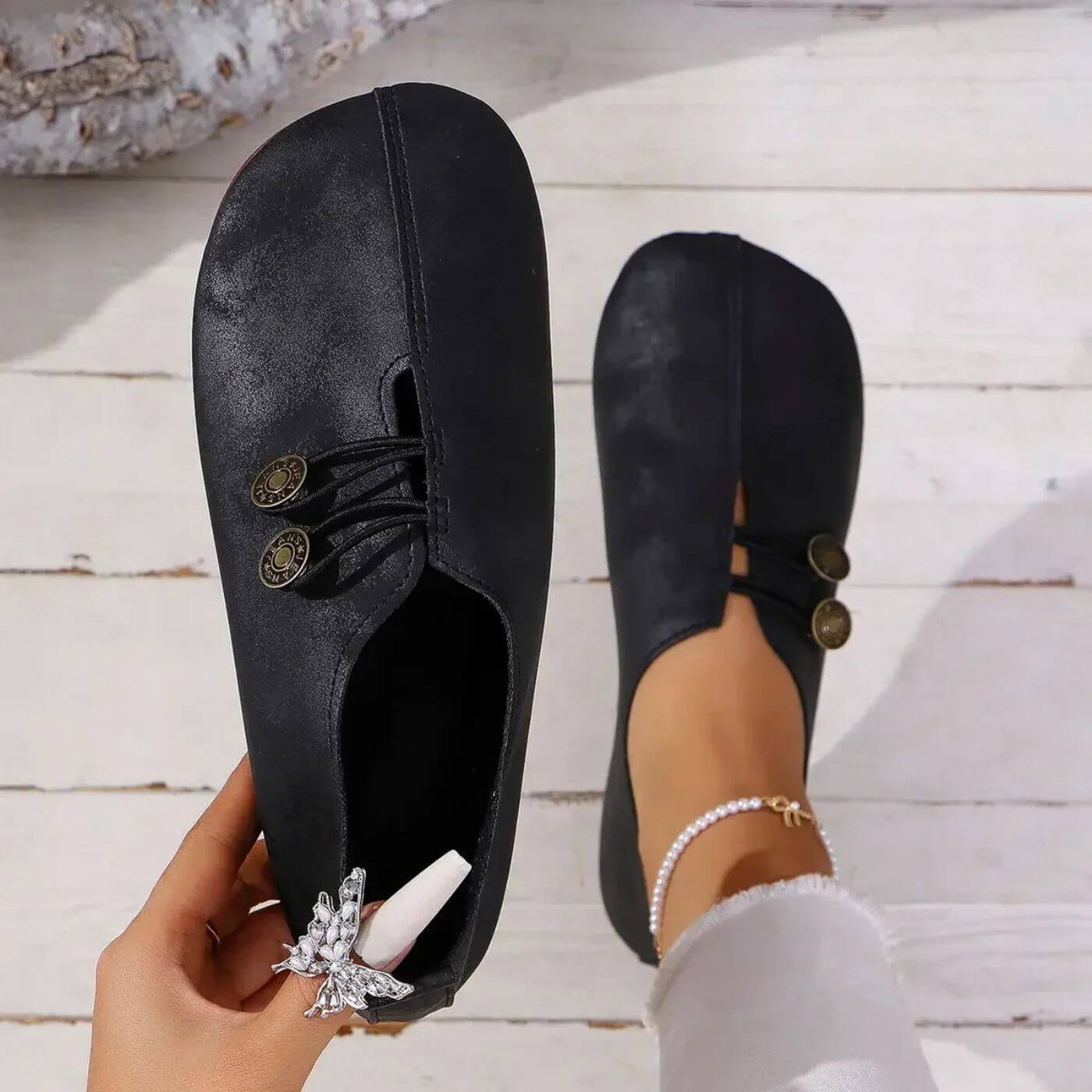Women's wide fit, cushioned comfort loafers