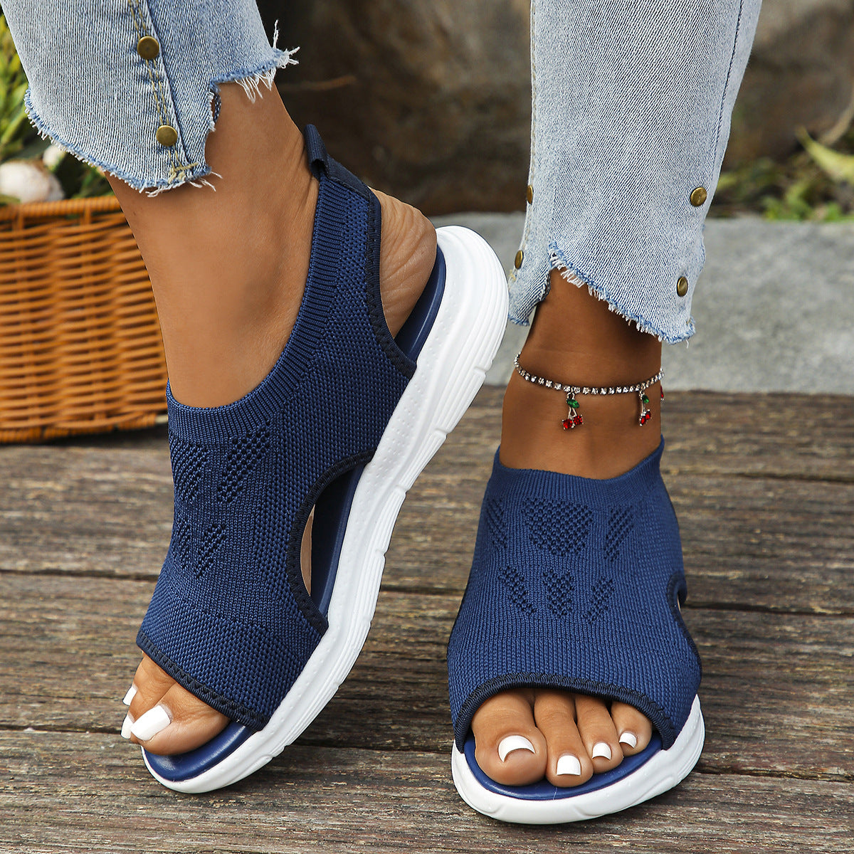 Women's arch support, cushioned comfort, everyday walking walking sandals