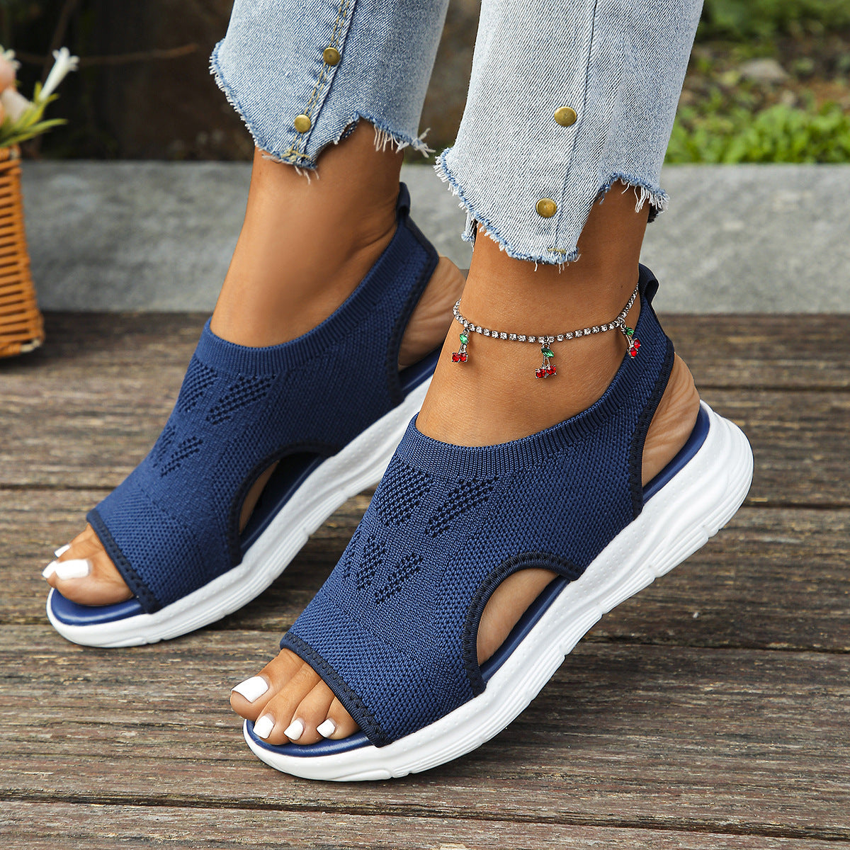 Women's arch support, cushioned comfort, everyday walking walking sandals