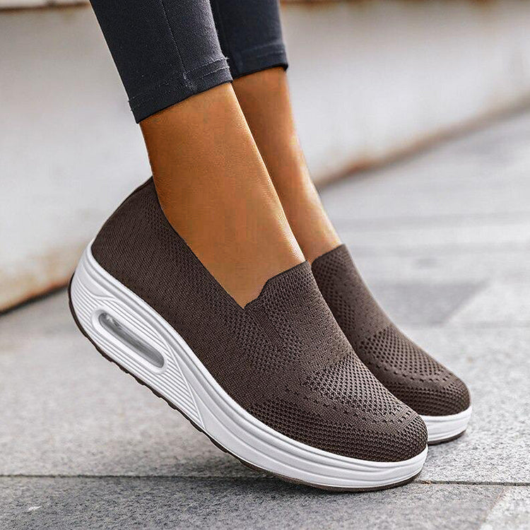 Humtto Women's Wide Platform Loafers: Orthopedic Comfort, Great Value