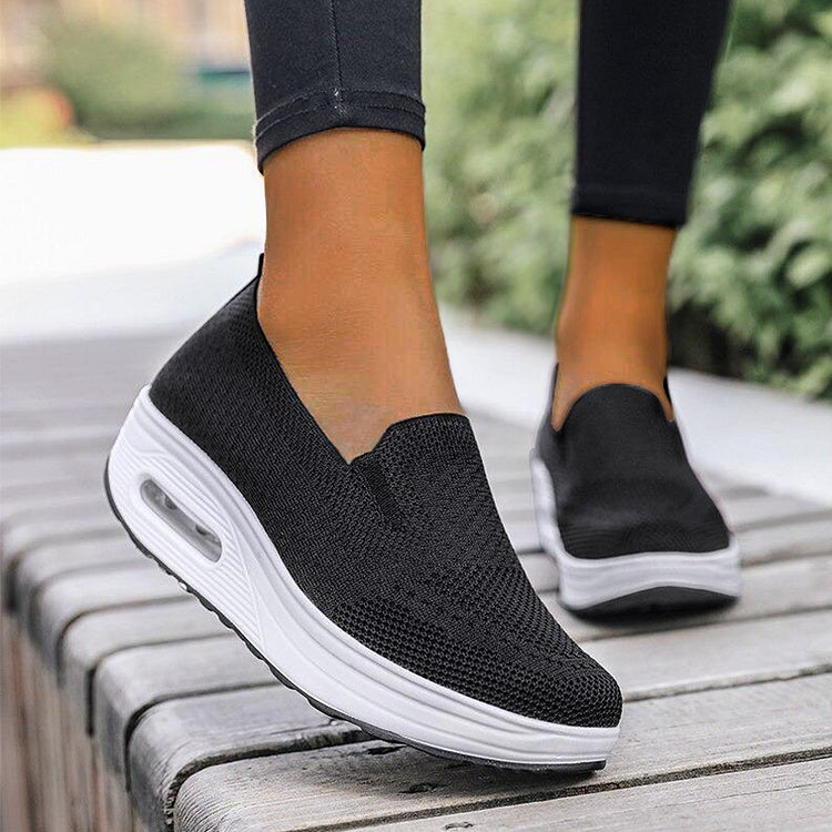 Humtto Women's Wide Platform Loafers: Orthopedic Comfort, Great Value