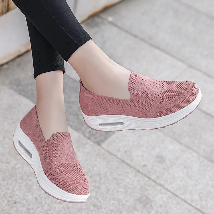Humtto Women's Wide Platform Loafers: Orthopedic Comfort, Great Value