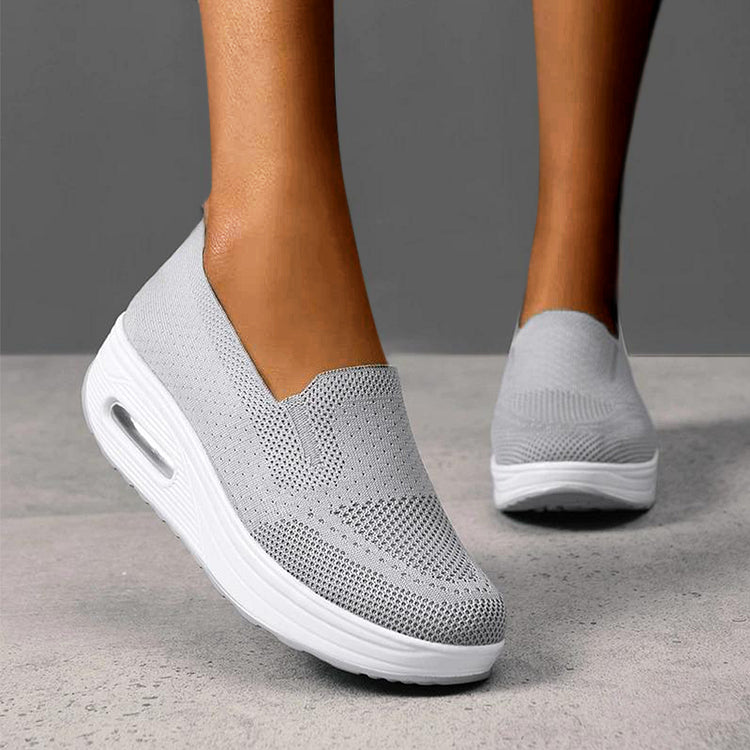 Humtto Women's Wide Platform Loafers: Orthopedic Comfort, Great Value
