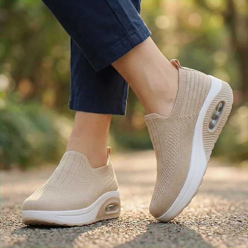 Women's cushioned comfort, breathable upper, lightweight design trainers with everyday walking