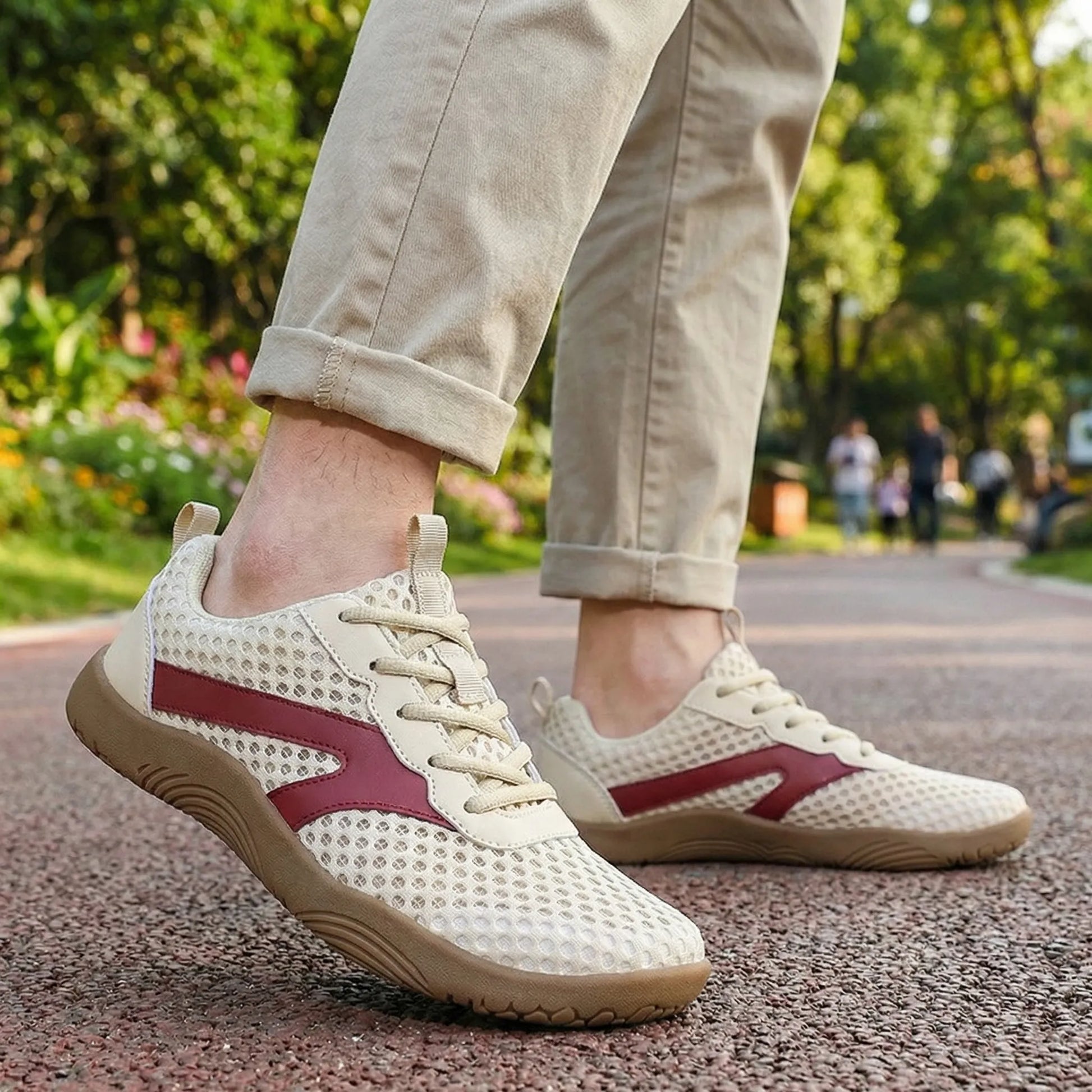 Men's wide fit, breathable upper, lightweight design trainers with everyday walking