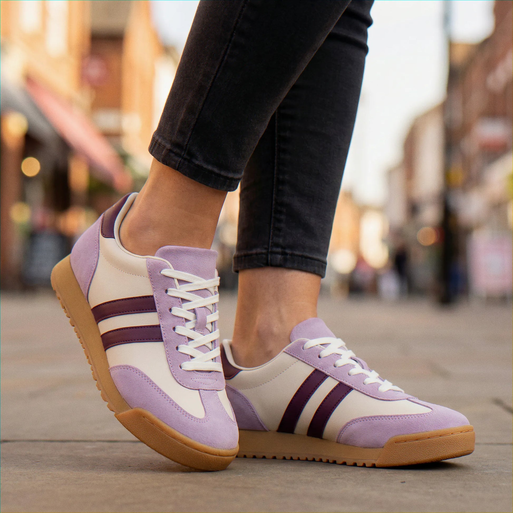 Women's wide fit, arch support, lace up fit trainers with everyday walking