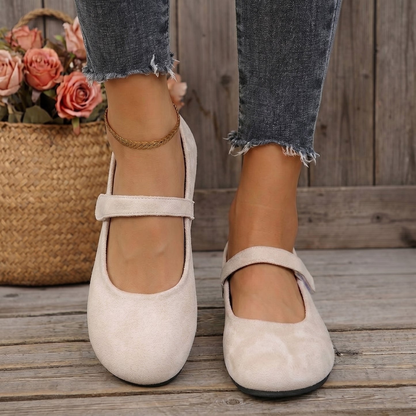 Women's wide fit, cushioned comfort Mary Jane flats