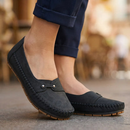 Women's extra wide fit, arch support, slip on design loafers with suede upper and everyday walking