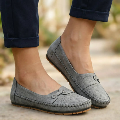 Women's extra wide fit, arch support, slip on design loafers with suede upper and everyday walking