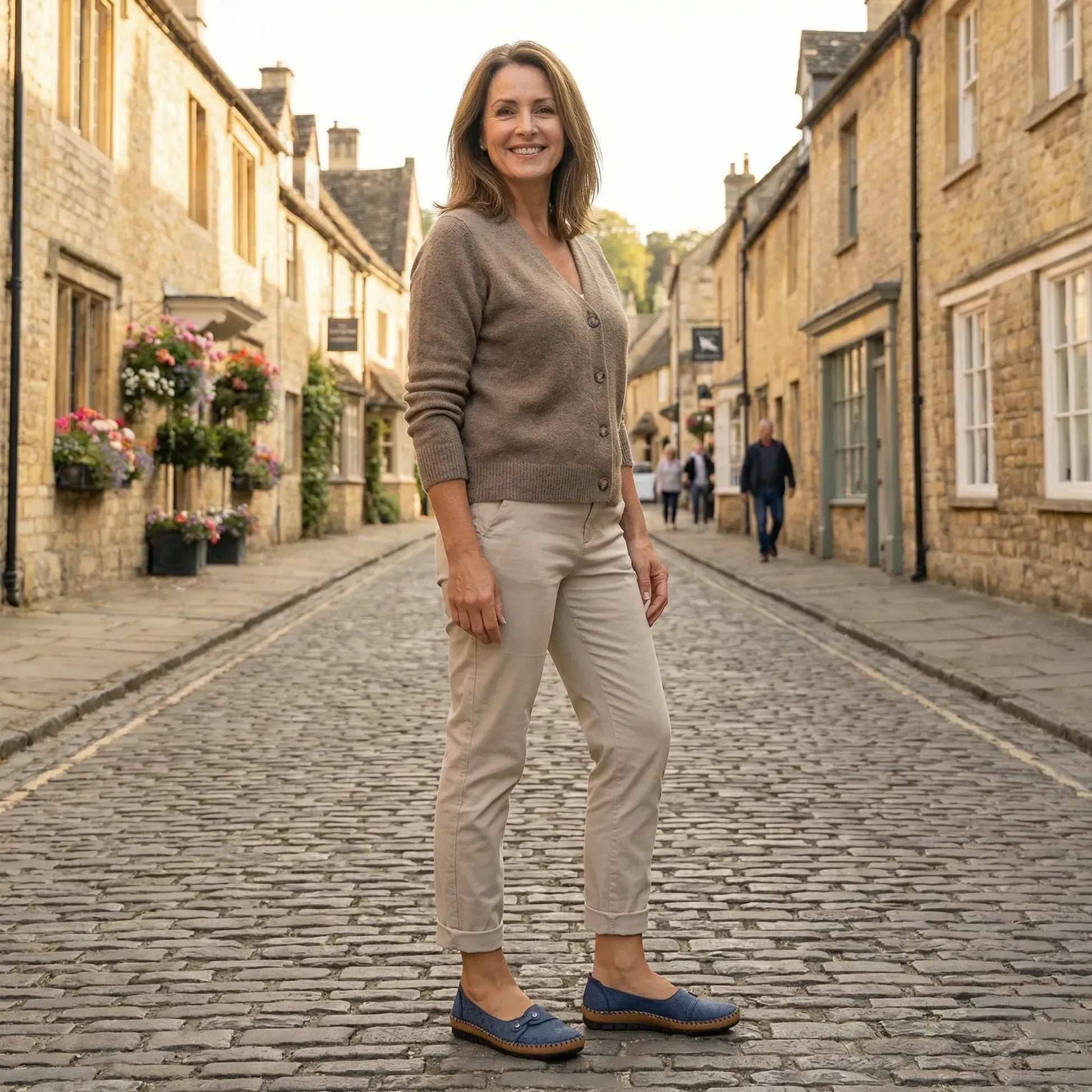 Women's extra wide fit, arch support, slip on design loafers with suede upper and everyday walking